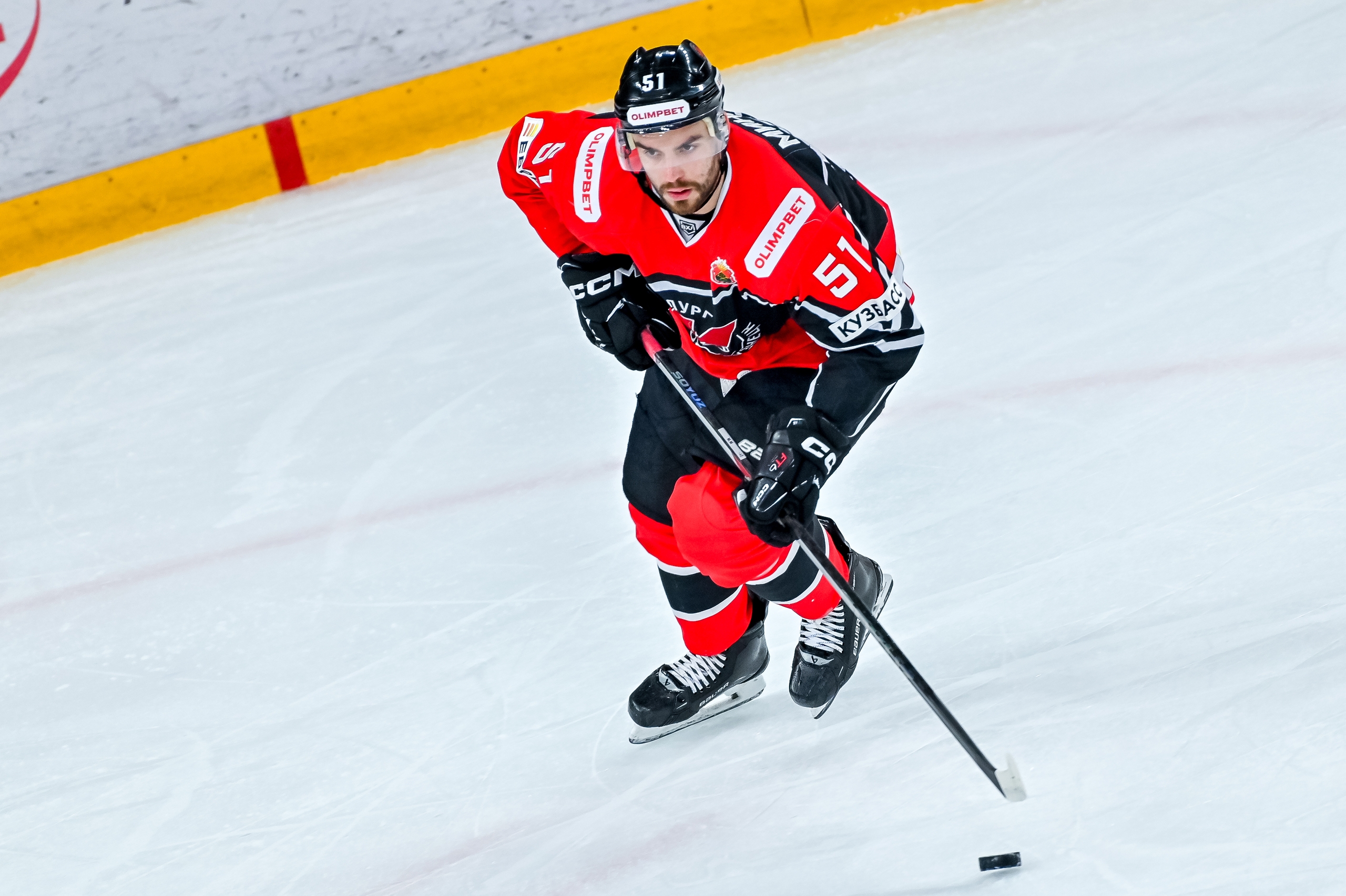 Максим Минеев – лучший защитник ноября в ВХЛ