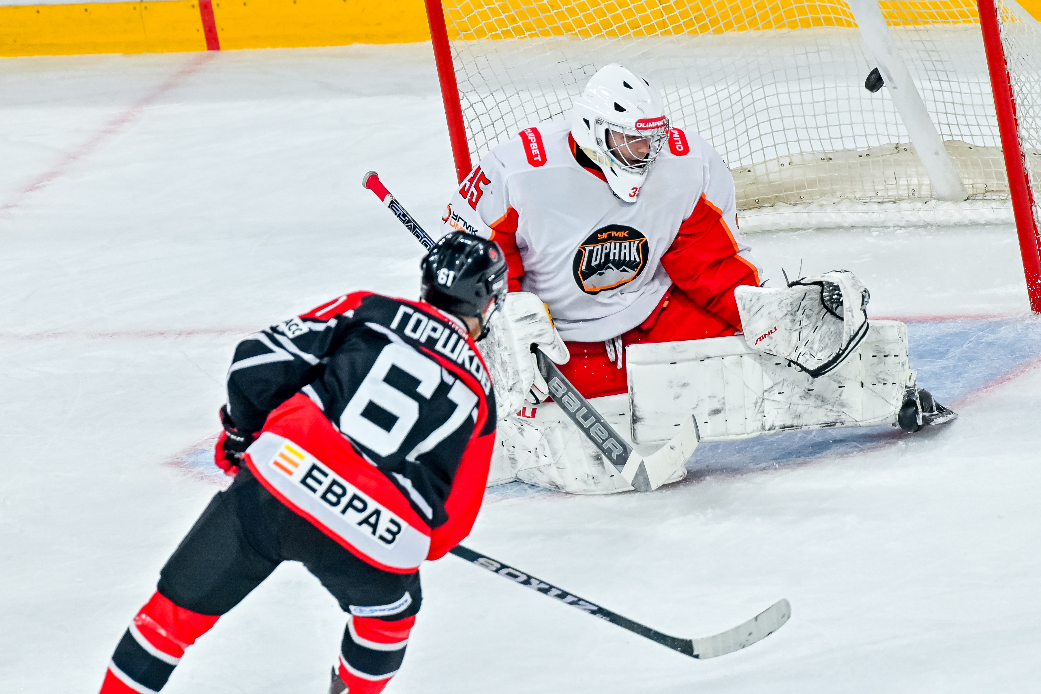 «Металлург» - «Горняк-УГМК» - 3:2 ОТ. Нападающий Александр Горшков – о победе