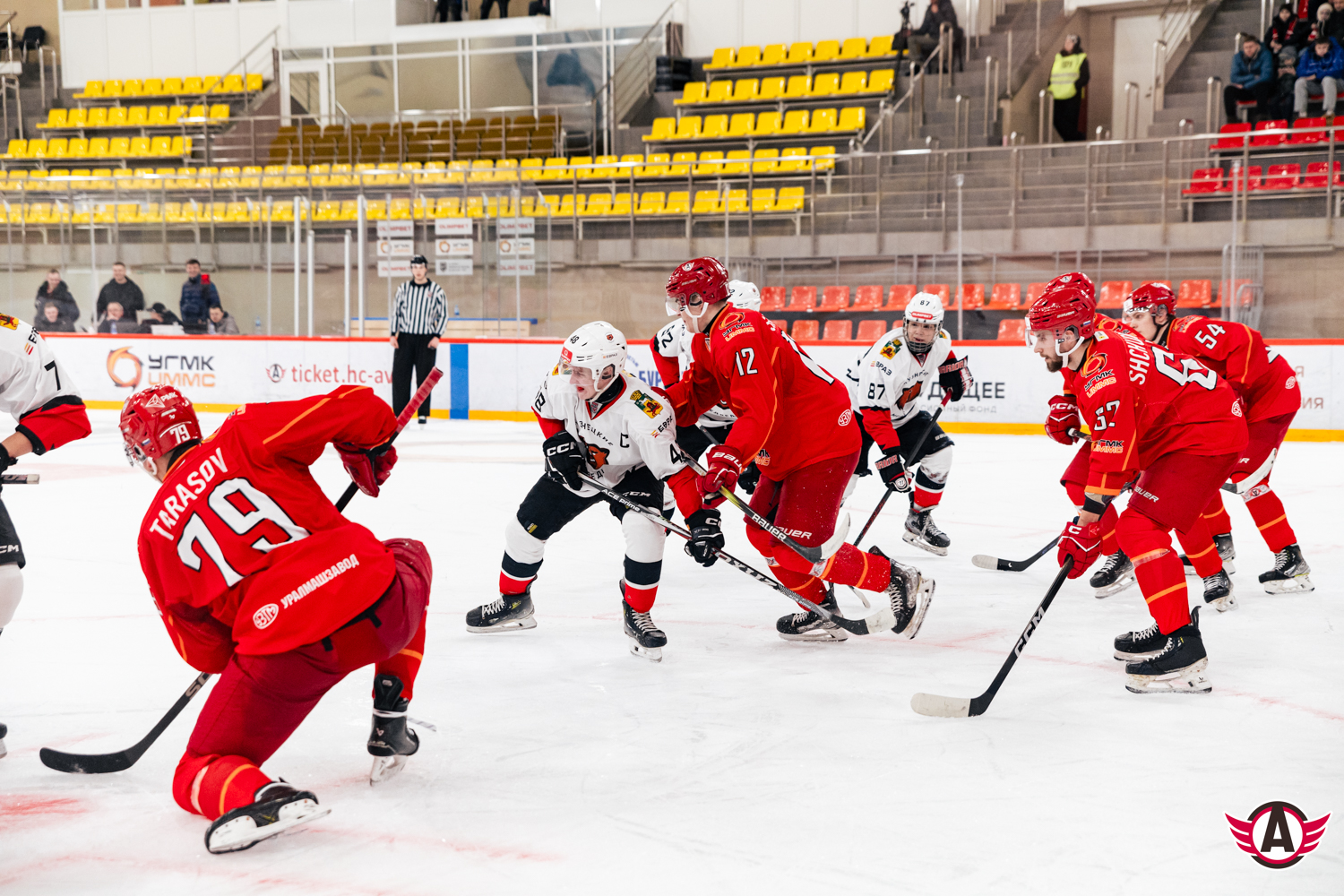 «Авто» - «Кузнецкие Медведи» - 3:1. Заброшенные шайбы 