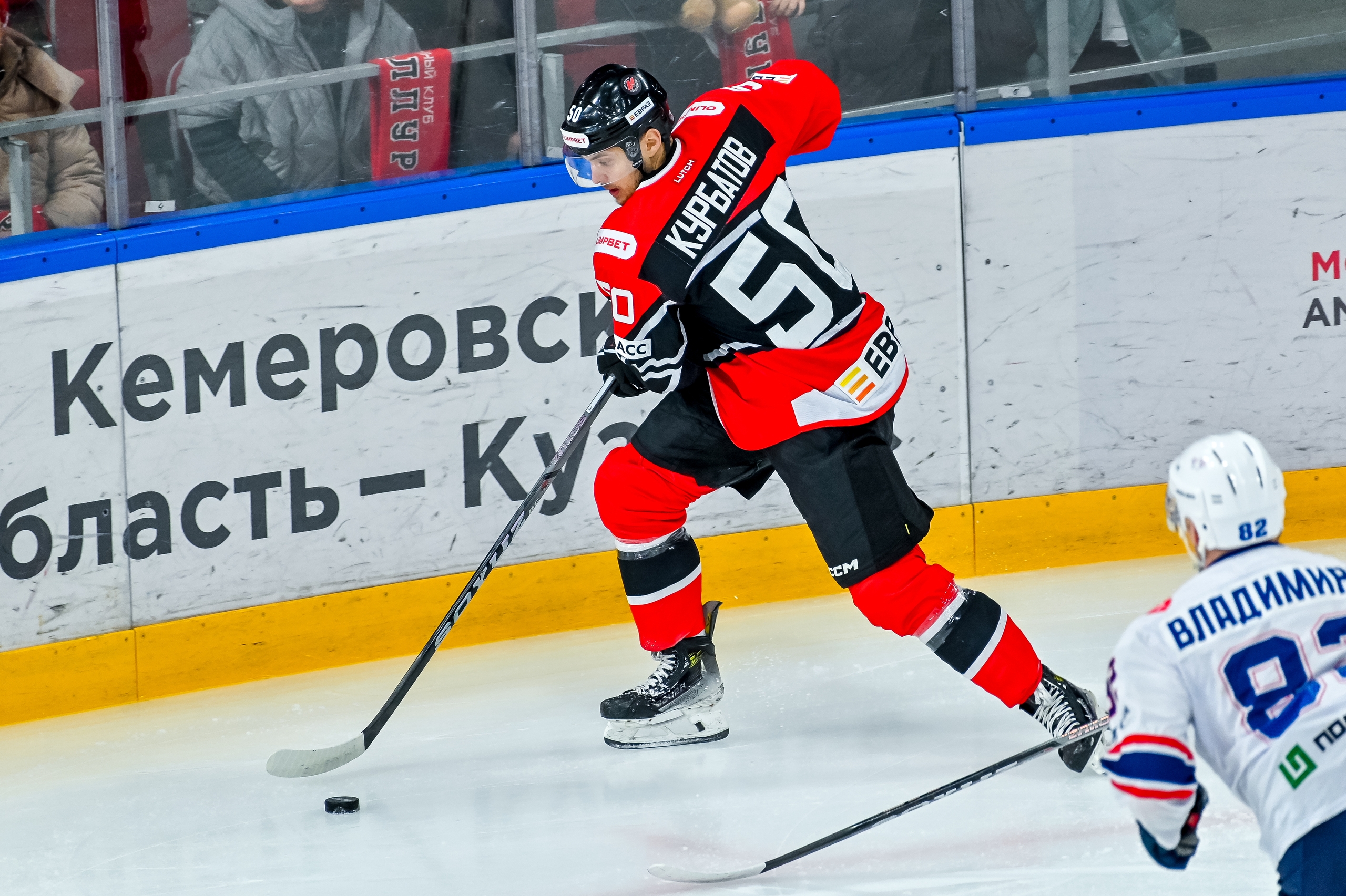 Владислав Курбатов набрал 200-е очко в ВХЛ