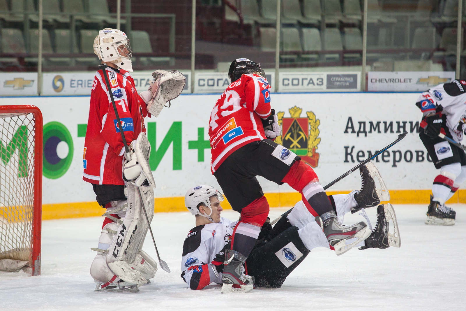 «Кузнецкие Медведи» — «Белые Медведи» 1:2