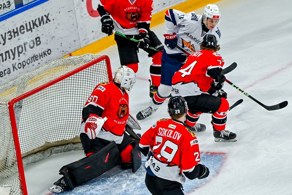 «Кузнецкие Медведи» - «Стальные Лисы» - 1:3. Обзор матча