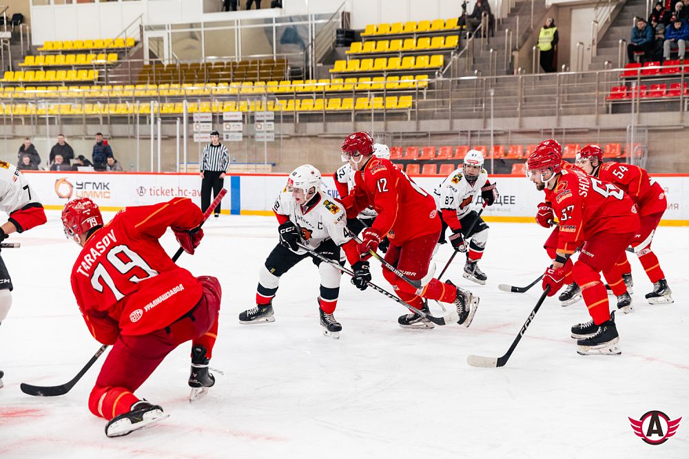 «Авто» - «Кузнецкие Медведи» - 3:1. Заброшенные шайбы 