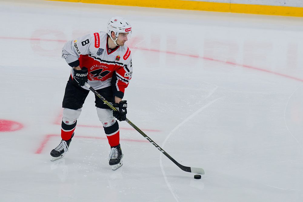 Владислав Наумов набрал 100-е очко в ВХЛ