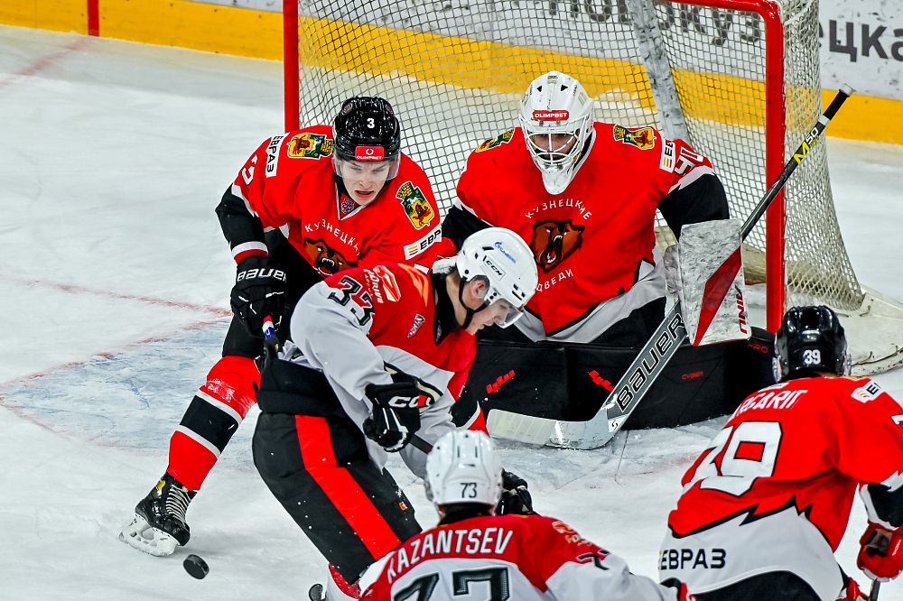 «Кузнецкие Медведи» - «Омские Ястребы» - 0:1. Обзор матча 