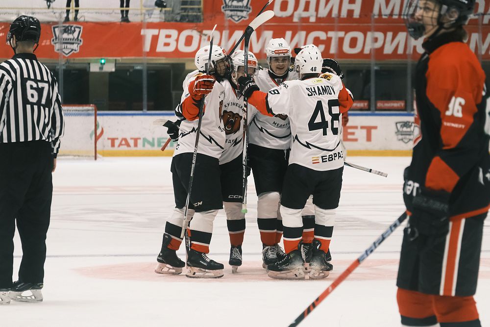 «Спутник» - «Кузнецкие Медведи» - 1:4. Победная раздевалка  